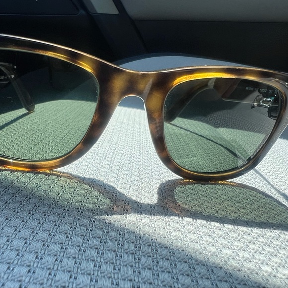 Ray-Ban Tortoise Shell Sunglasses rb 4340 - Picture 5 of 10